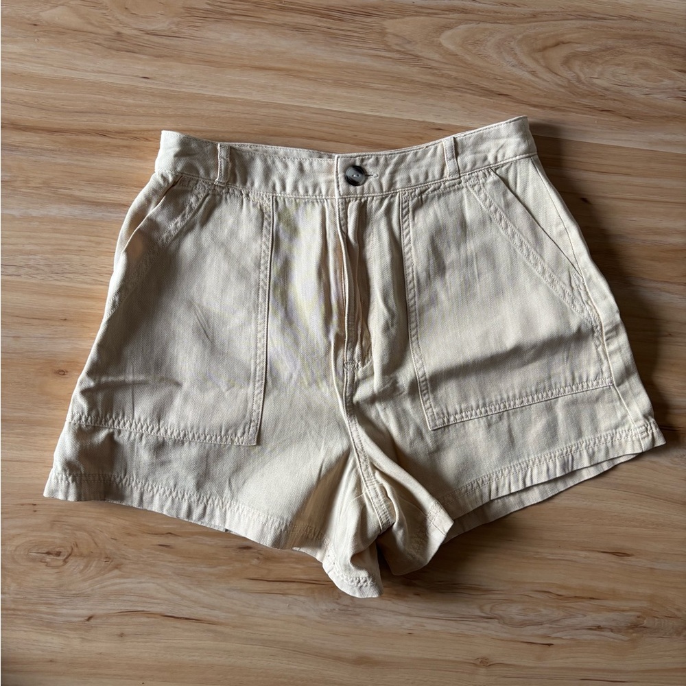 Universal Thread Beige Shorts